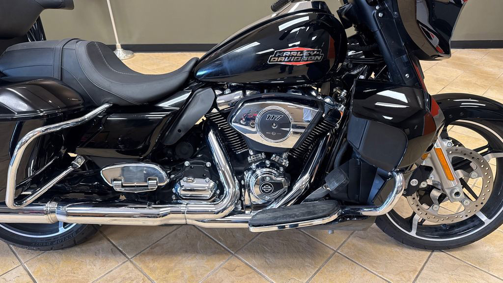 Street Glide®