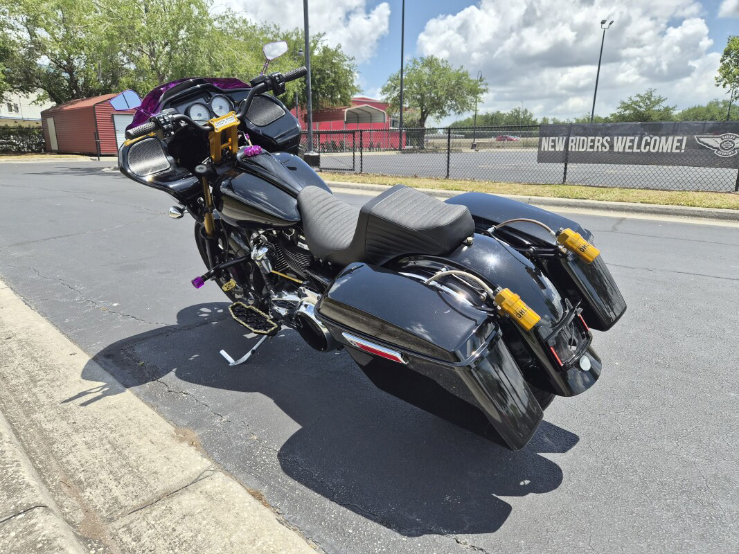 Road Glide®