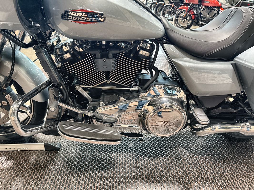 Road Glide®
