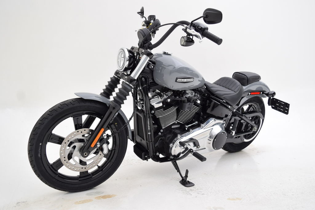 Street Bob®