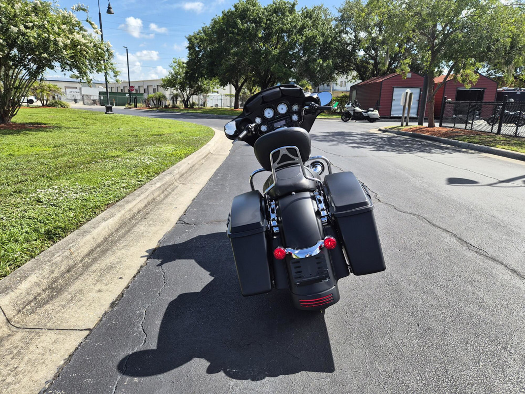 Street Glide®