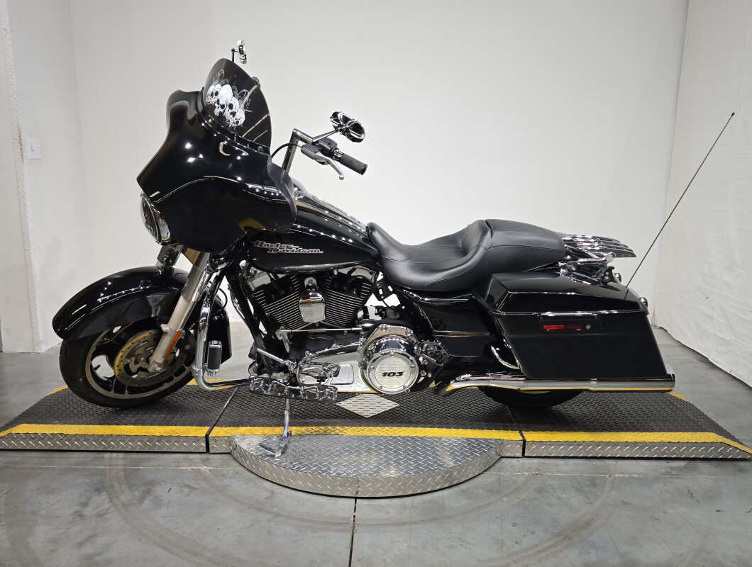 Street Glide®