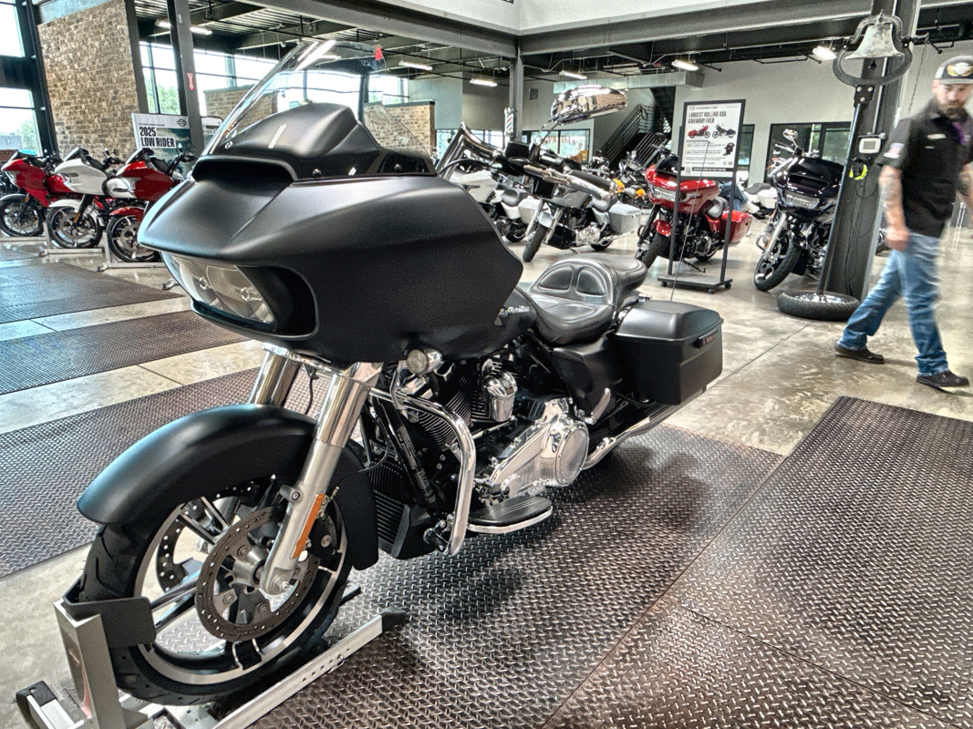 Road Glide®