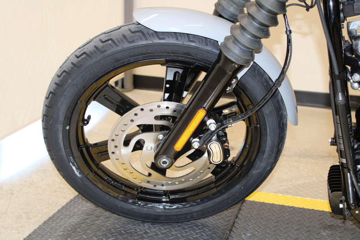 Street Bob®