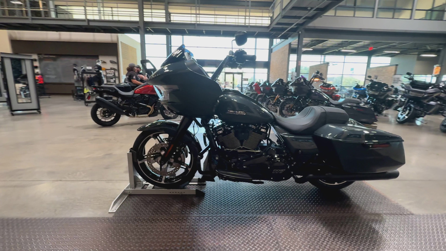 Road Glide®