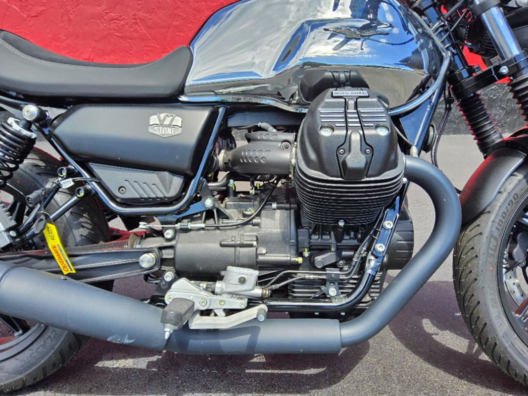 V7 Stone