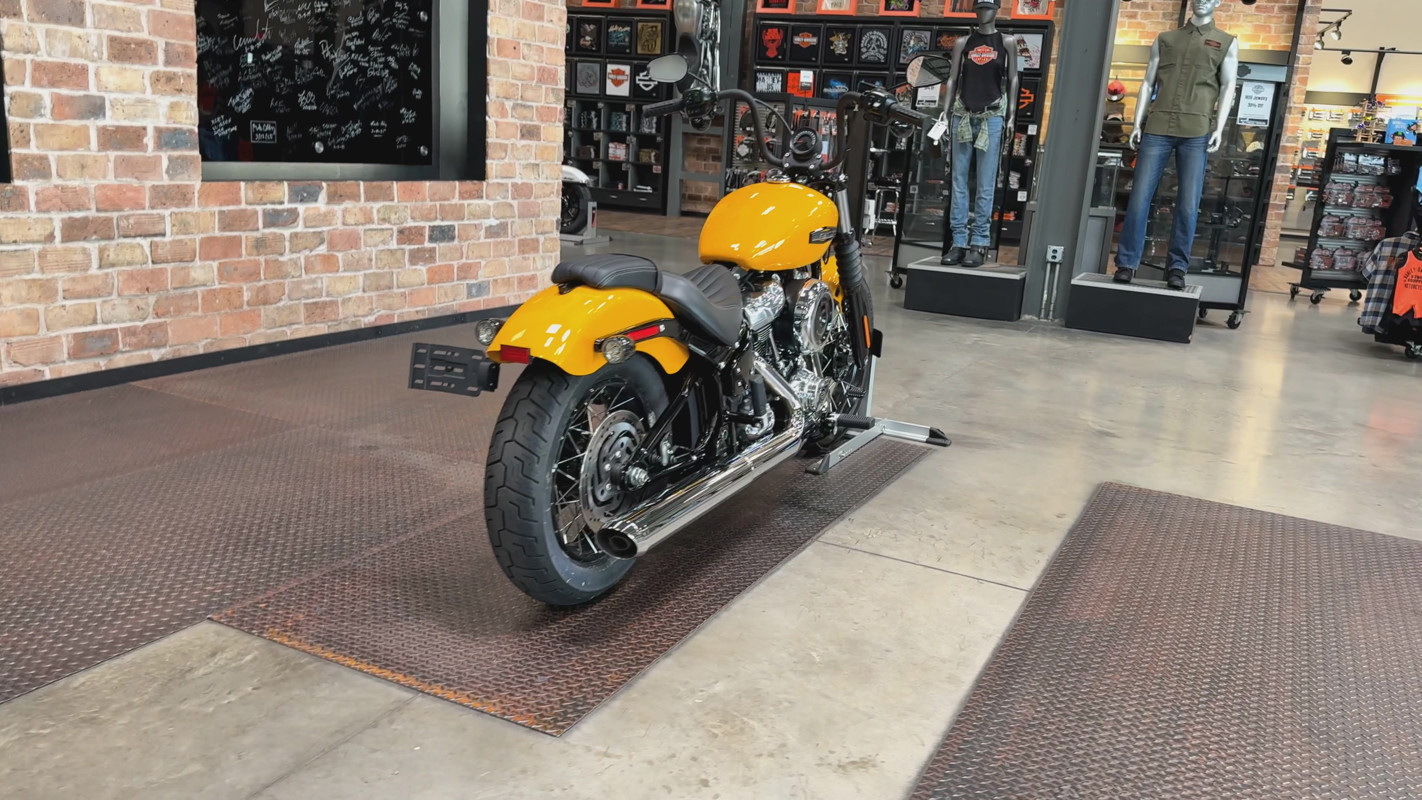 Street Bob®