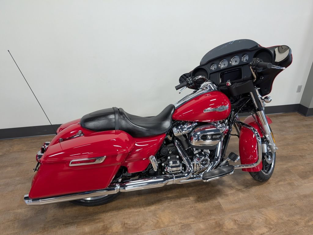 Street Glide®