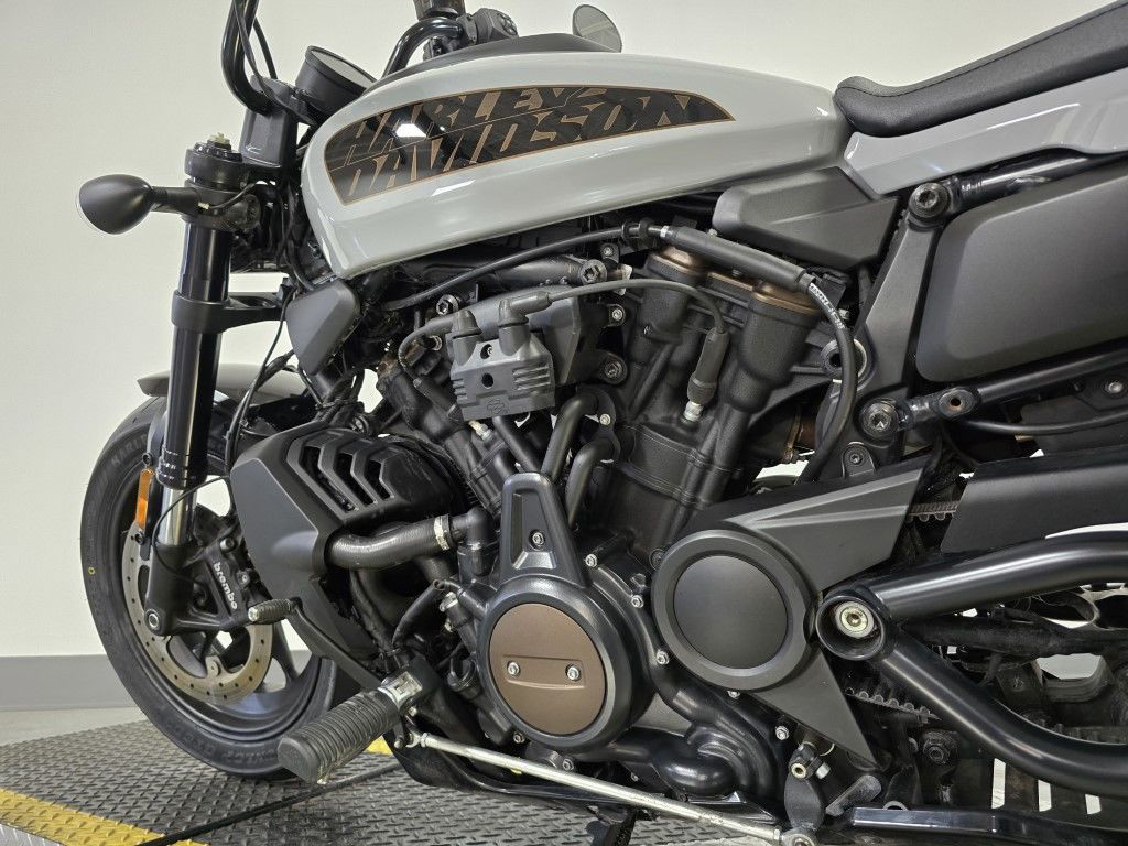 Sportster® S