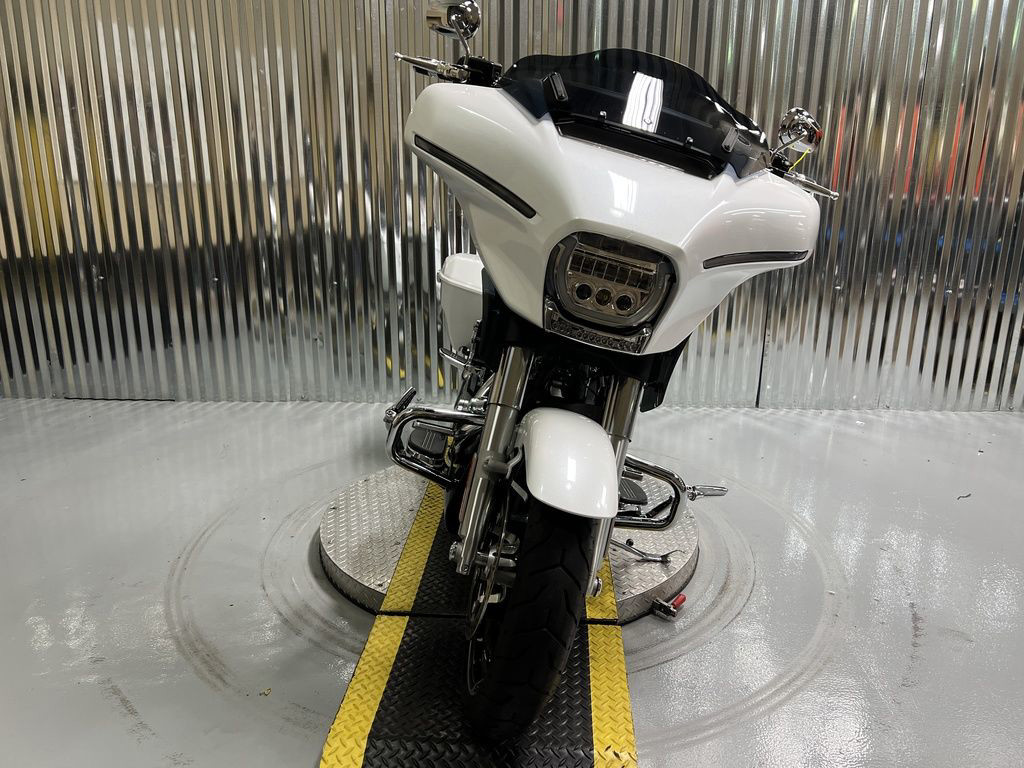 Street Glide®