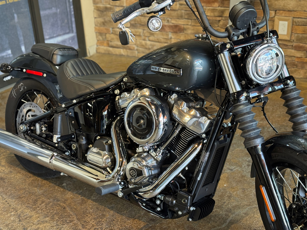 Street Bob®