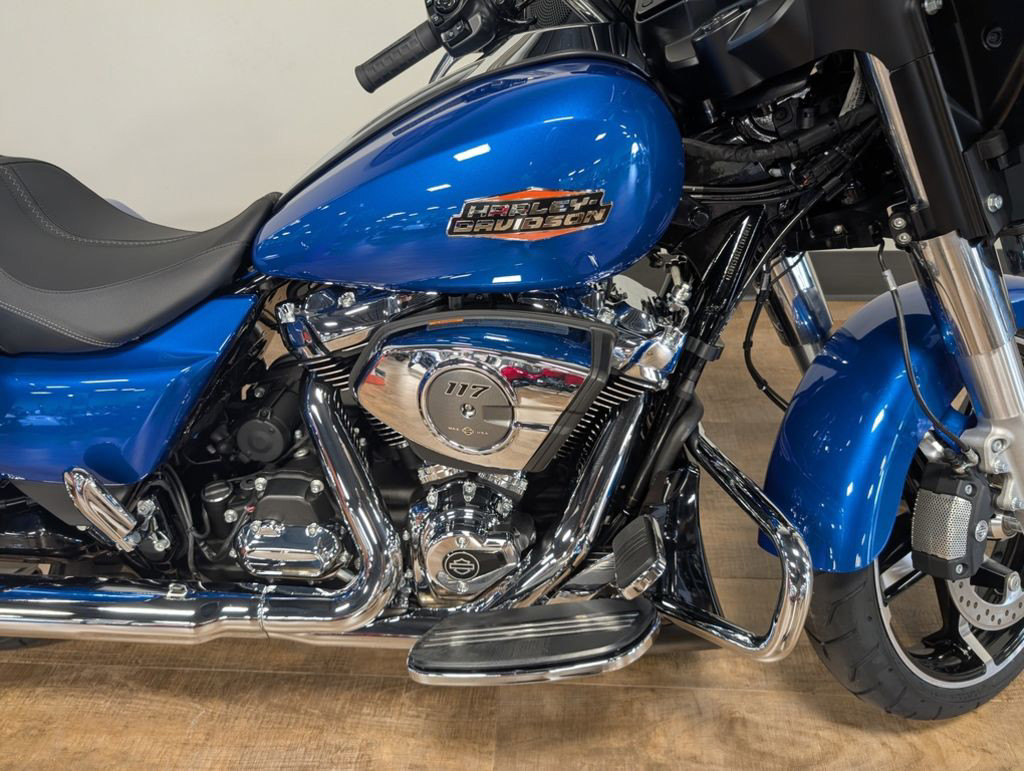 Street Glide®