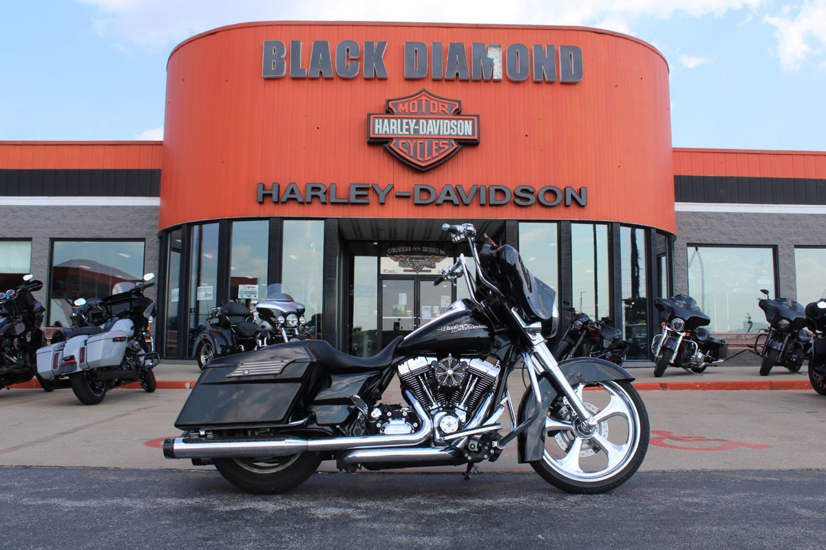 Street Glide®