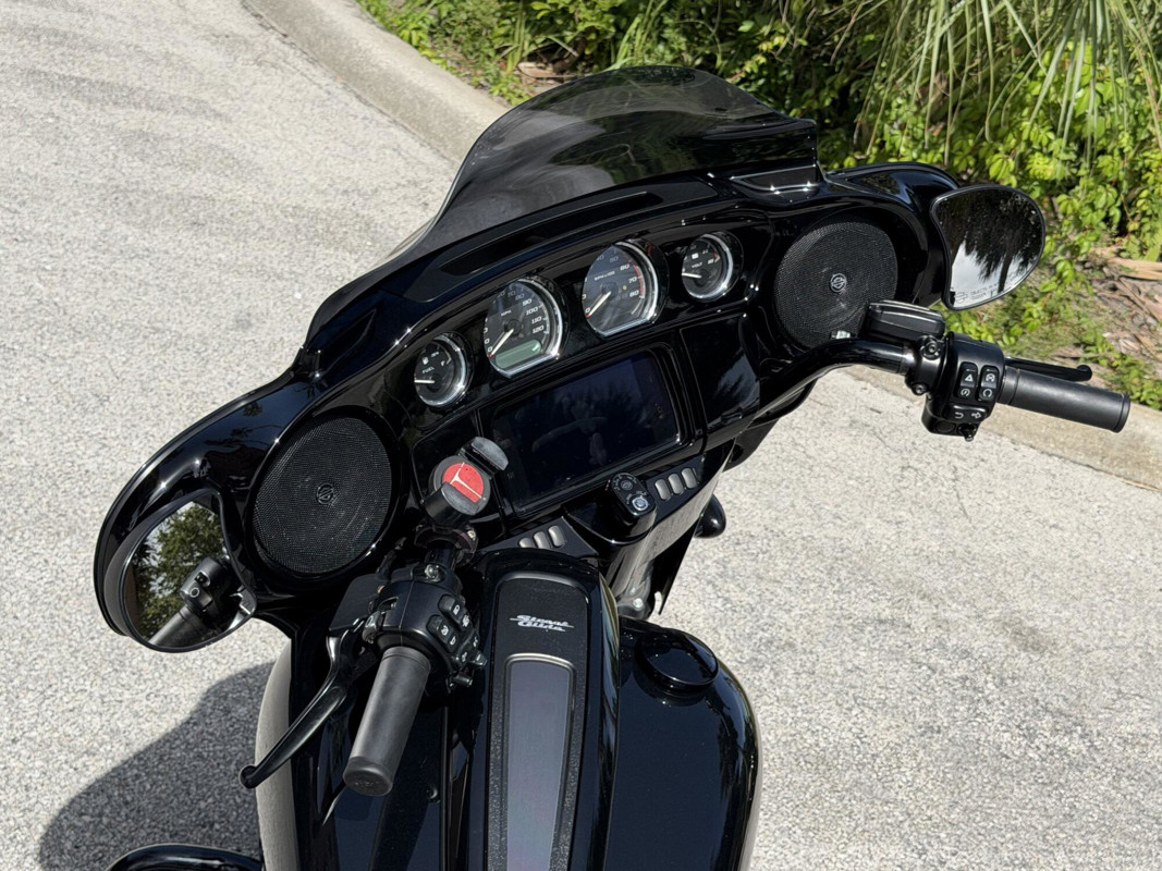 Street Glide® ST