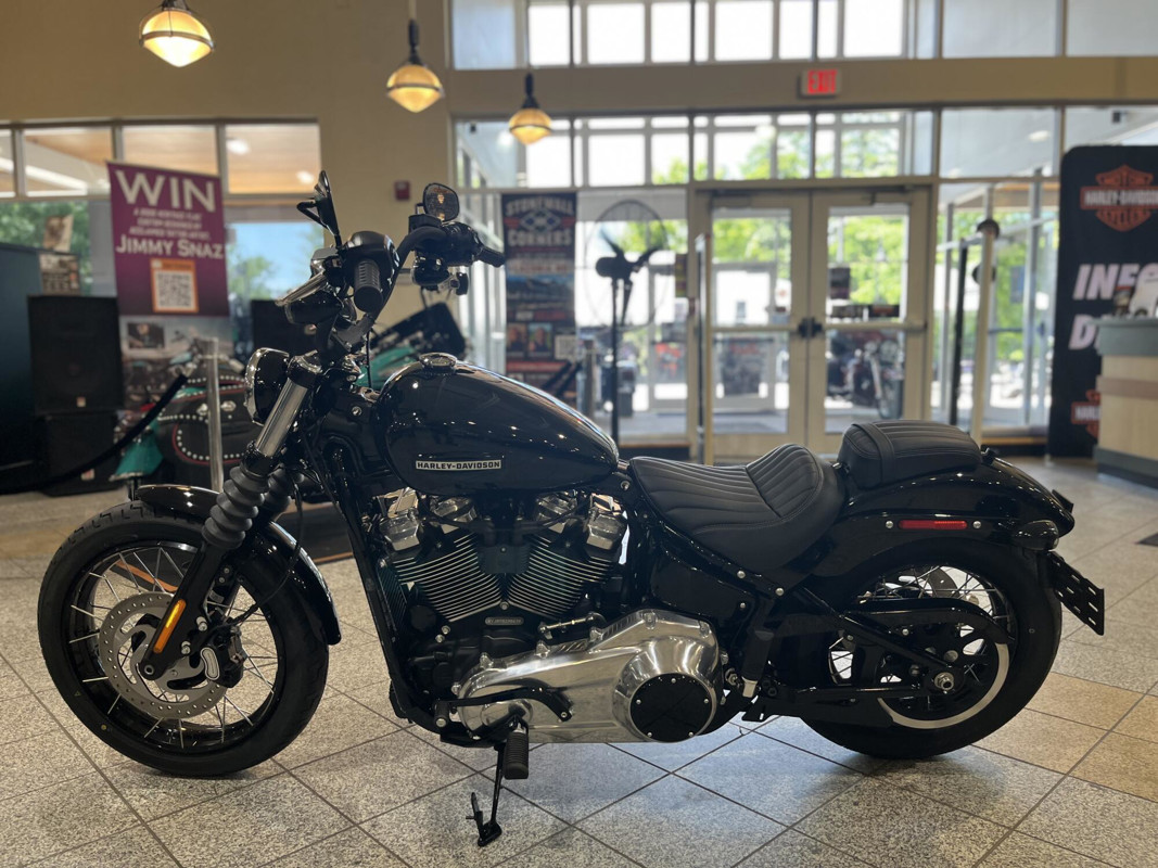 Street Bob®