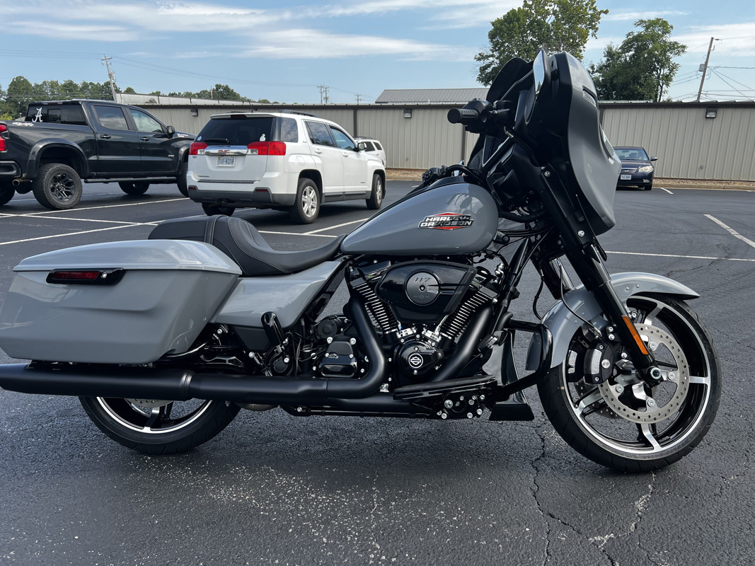 Street Glide®