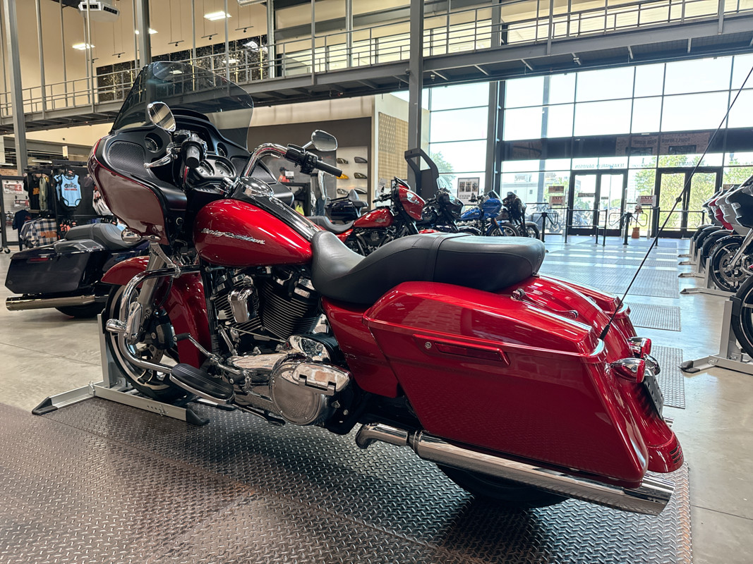 Road Glide®