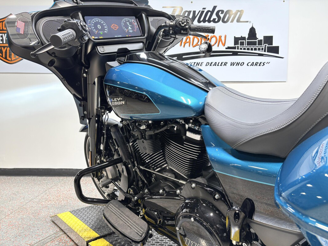 Street Glide®