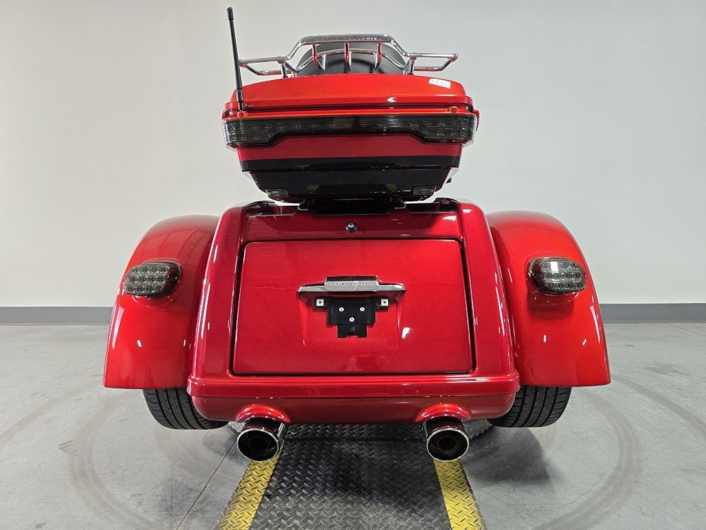 CVO® Tri Glide® Ultra