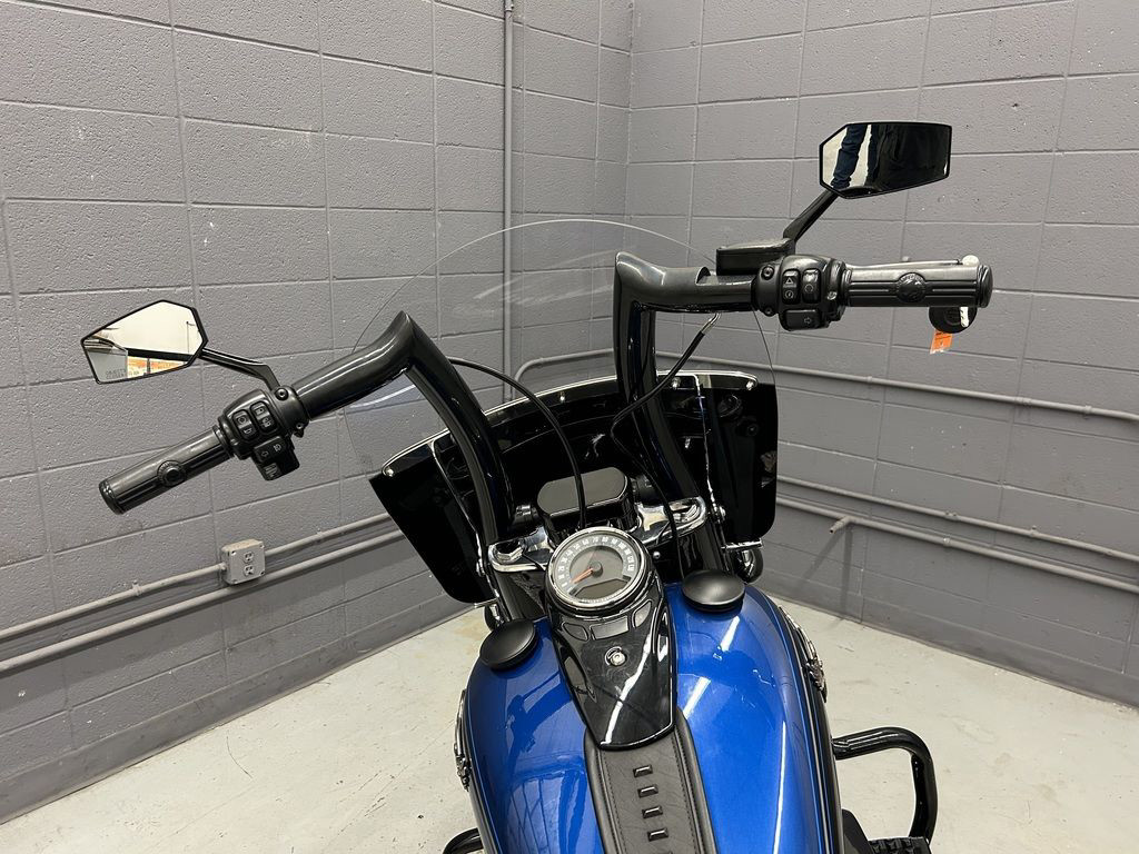 Softail® Heritage Classic 114 115th Anniversary