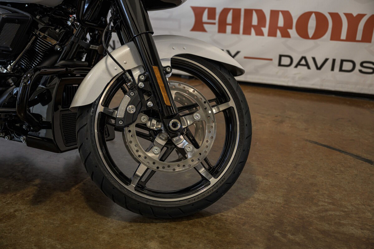Road Glide®