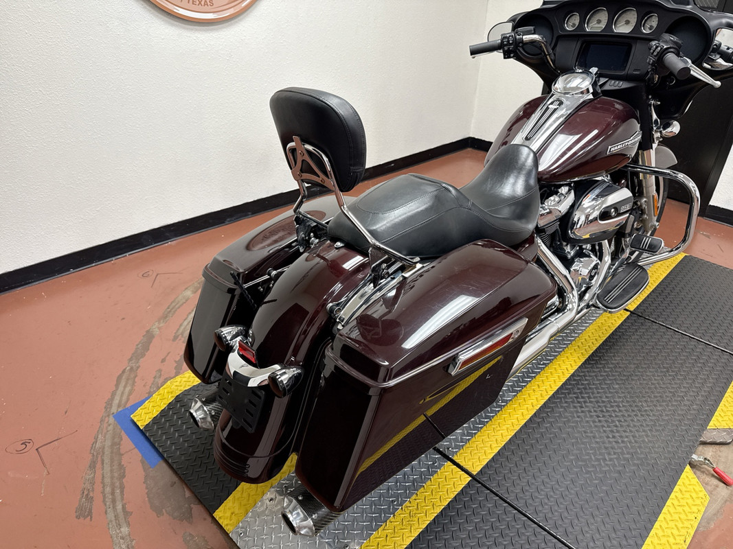 Street Glide®