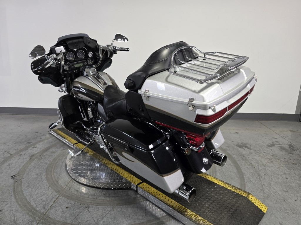CVO® Ultra Classic® Electra Glide®
