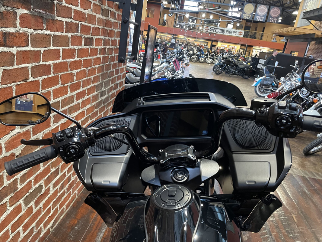 Road Glide®