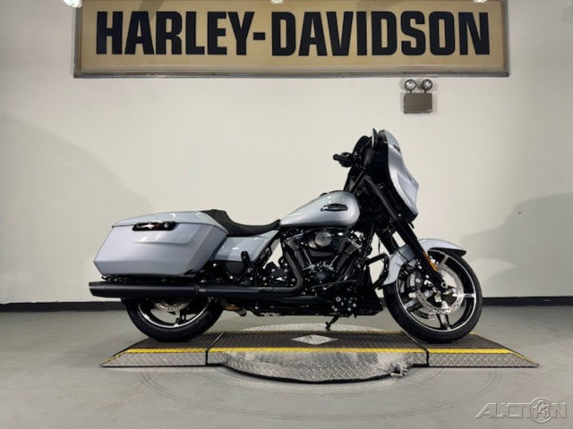 Street Glide®