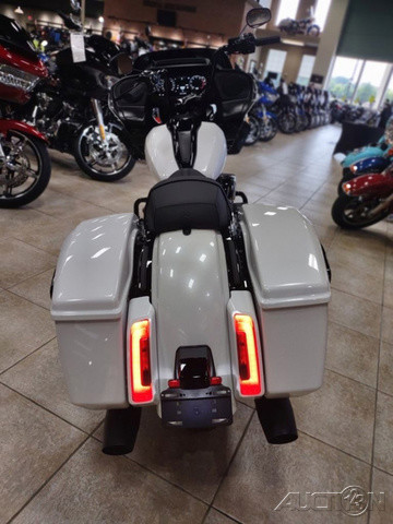 Road Glide®