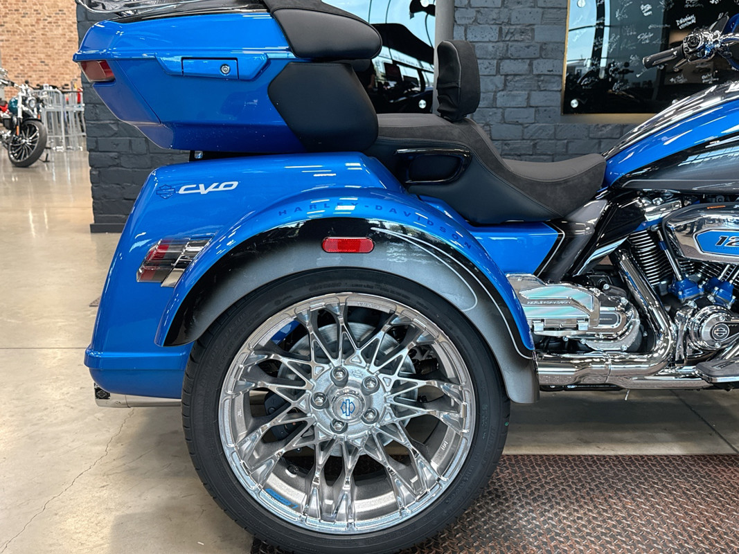 CVO® Street Glide® 3 Limited