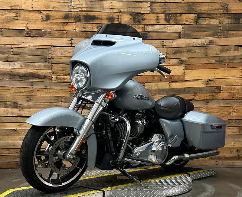 Street Glide®