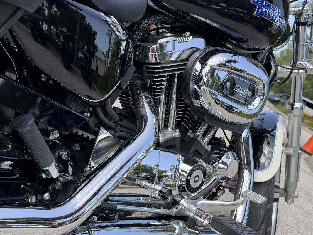 Sportster® SuperLow® 1200T