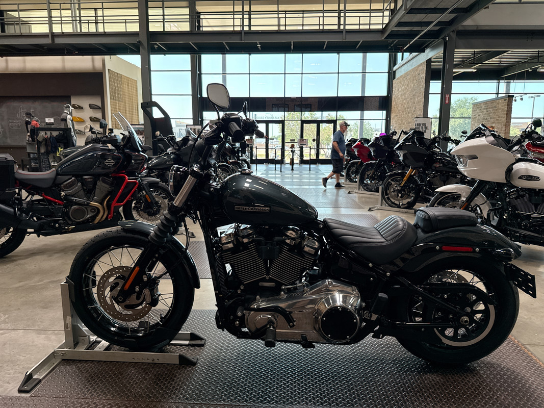 Street Bob®