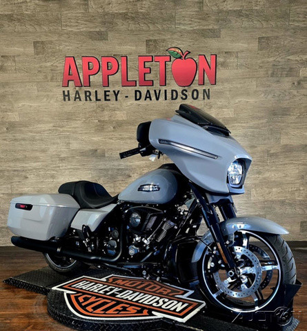 Street Glide®