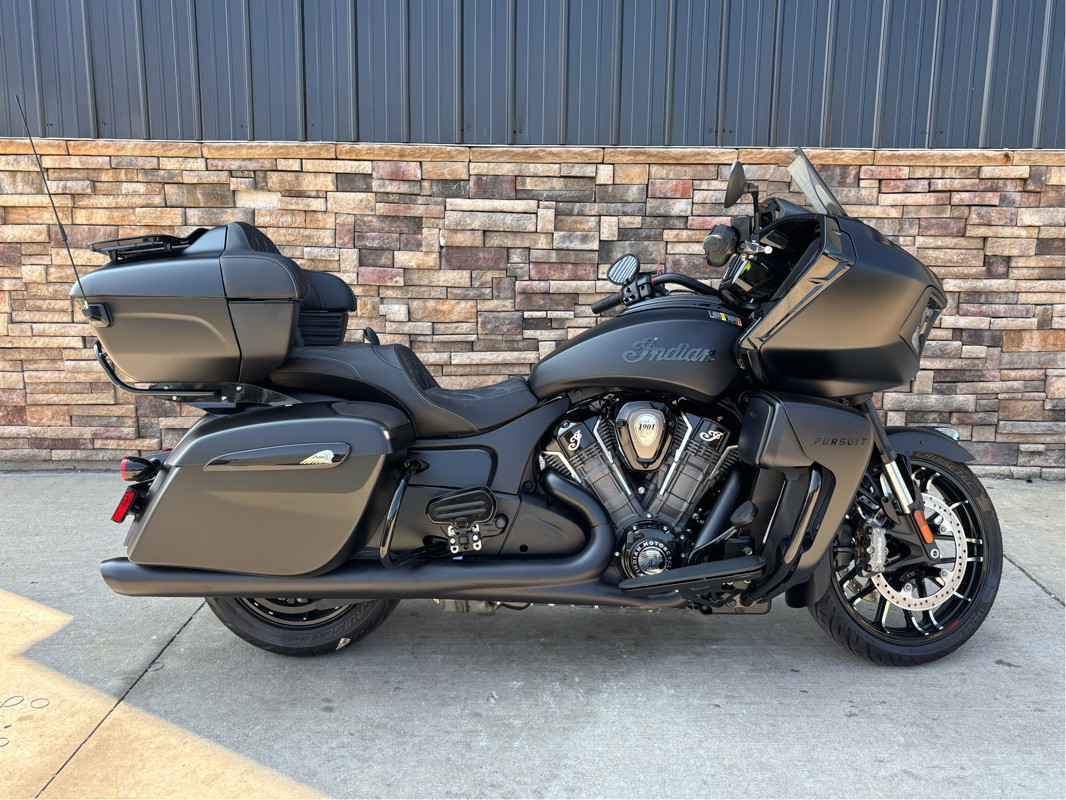 Pursuit Dark Horse