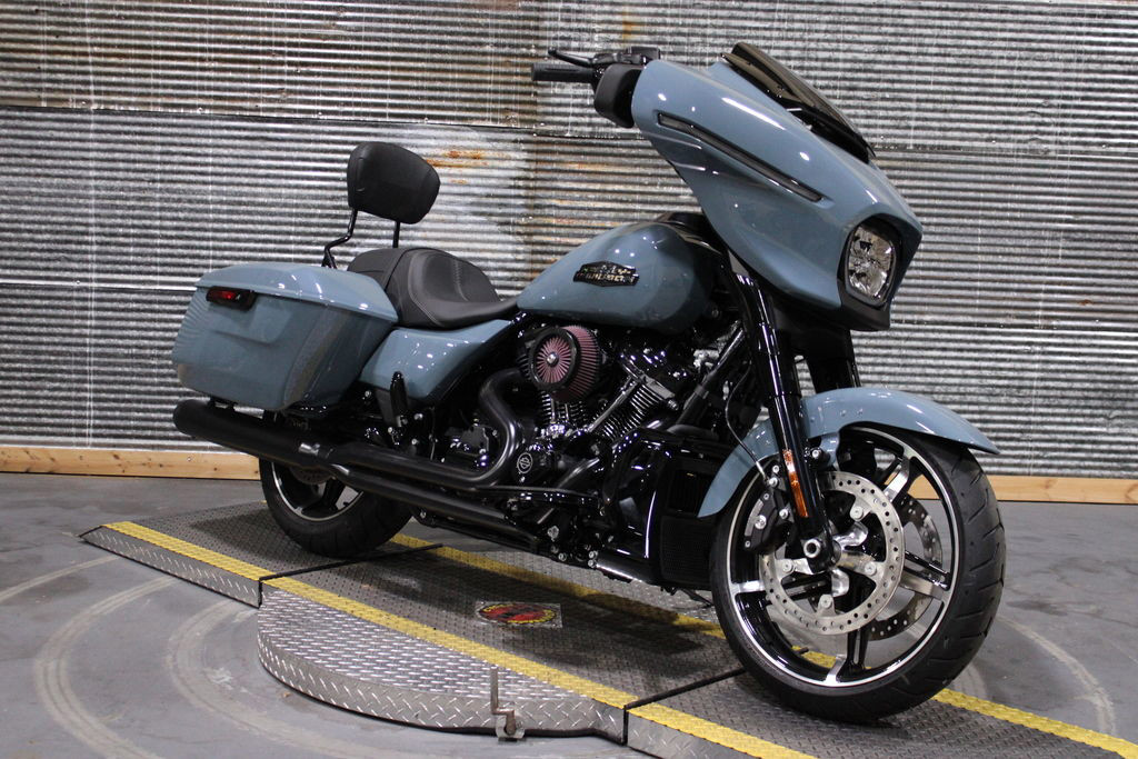 Street Glide®