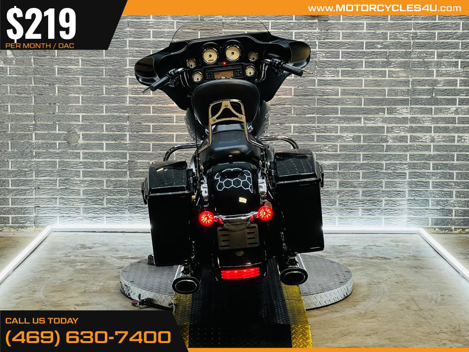 Street Glide®