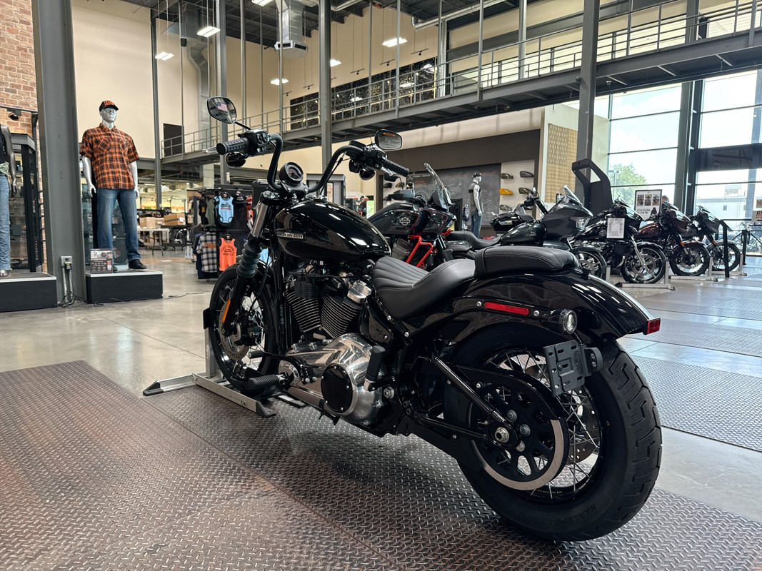 Street Bob®