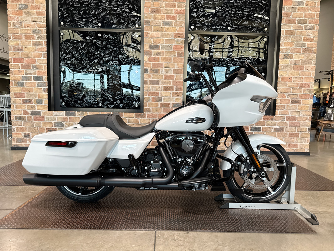 Road Glide®