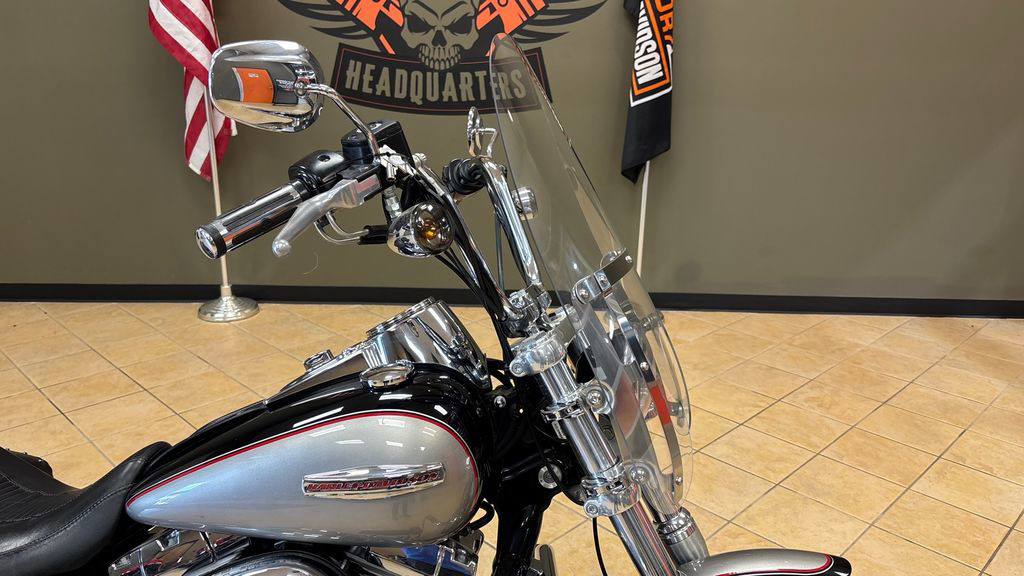 Dyna® Super Glide® Custom