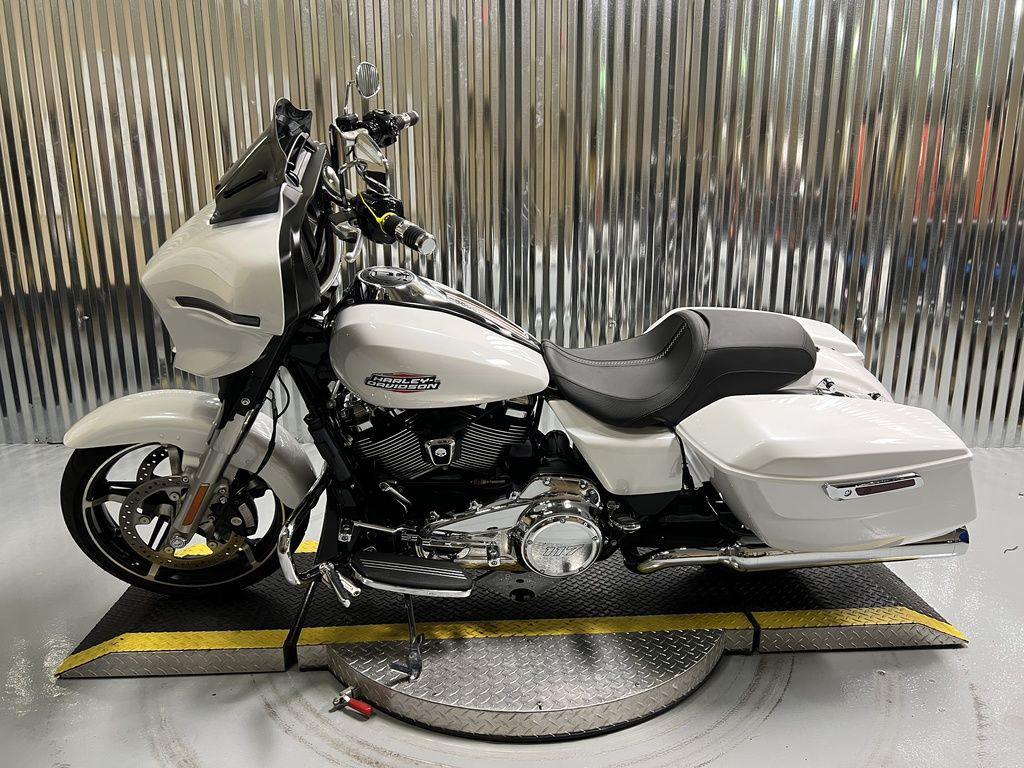 Street Glide®