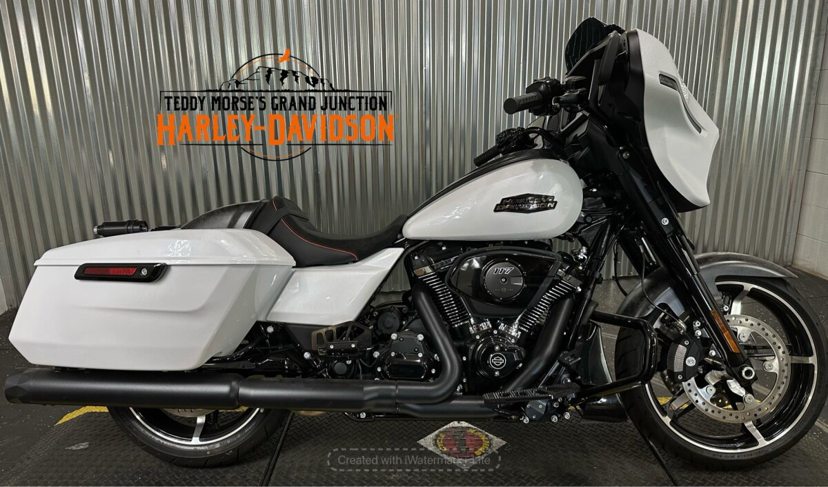 Street Glide®