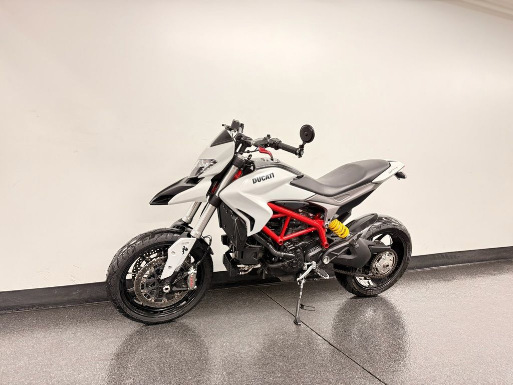 Hypermotard 939