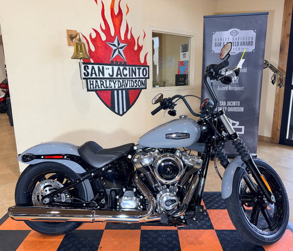 Street Bob®