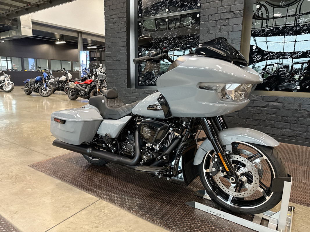 Road Glide®
