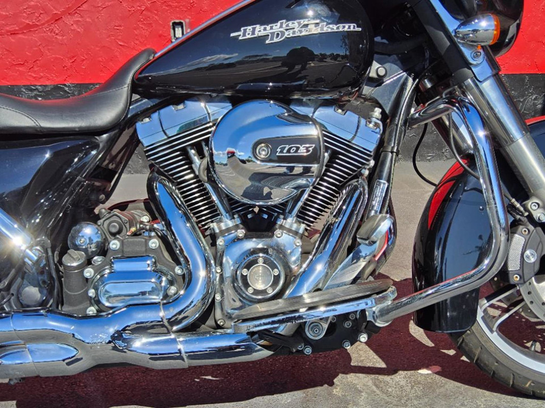 Street Glide®