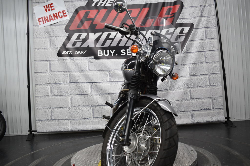 Bonneville T100