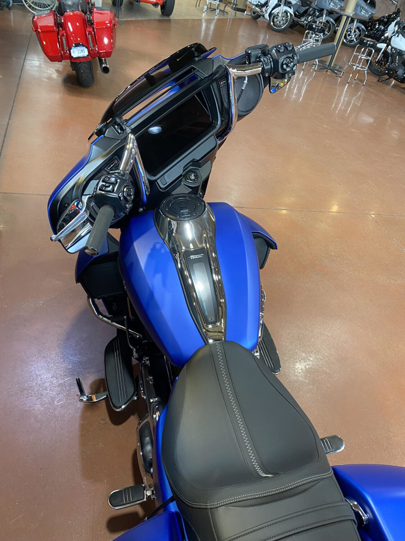 Street Glide®