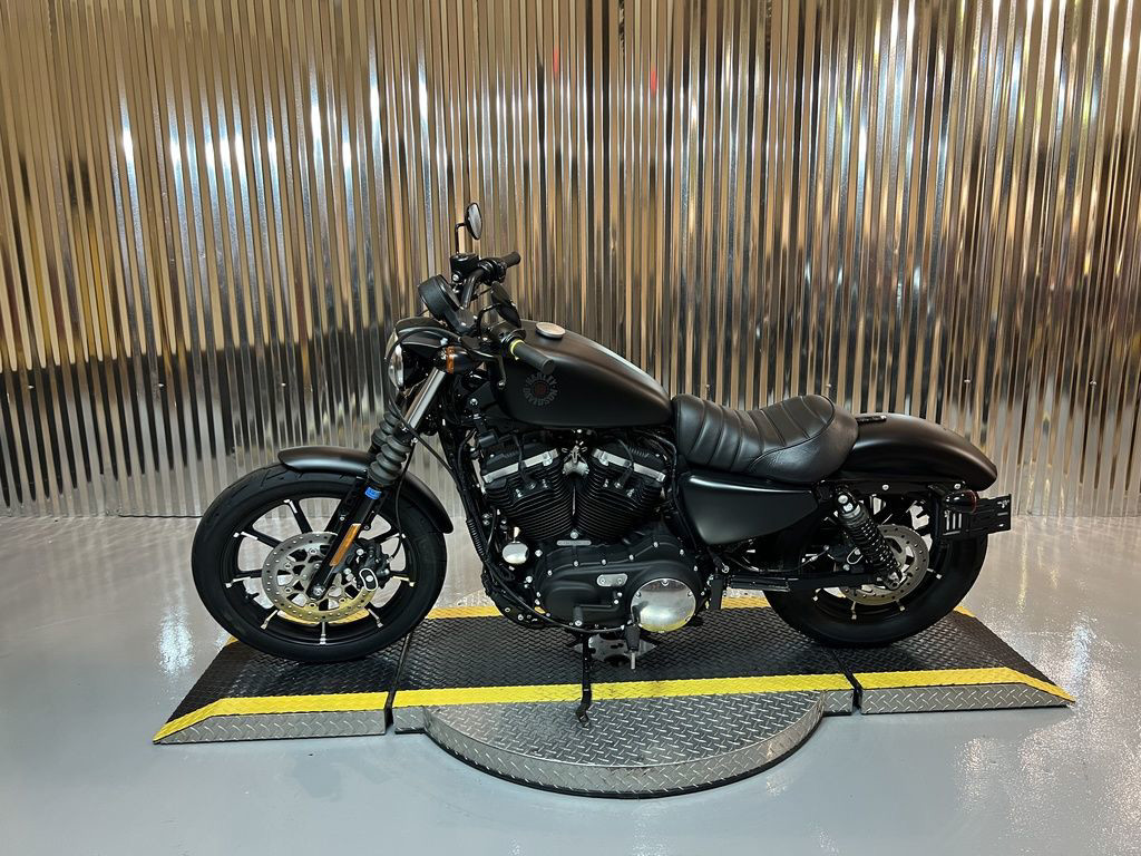 Iron 883®